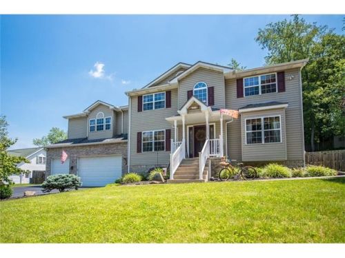 107 Fieldstone Ct, Jeannette, PA 15644-4023
