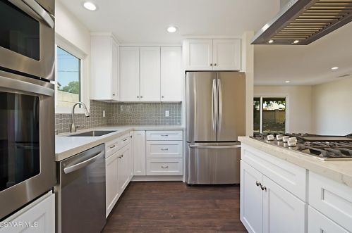 2174 Rosecrans St, Simi Valley CA  93065-4948 exterior