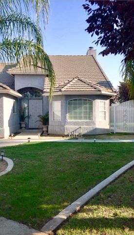 1082 Fedora Ave, Clovis, CA 93612-5842