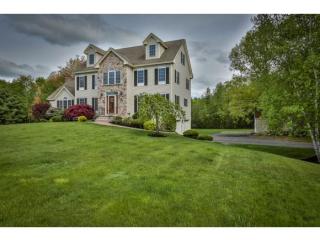 2 Surrey Ln, Salem, NH 03079-4058