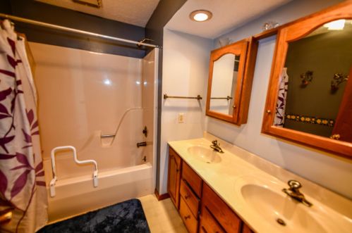 326 Blagrove St, Richwood OH  43344-1015 exterior