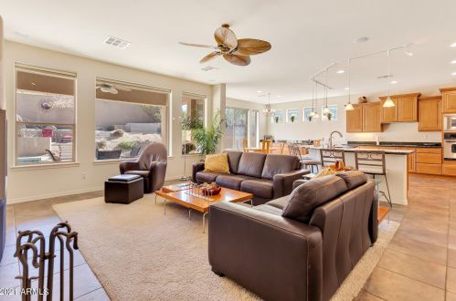 35313 26 Ave, Phoenix AZ 85086-6652 exterior