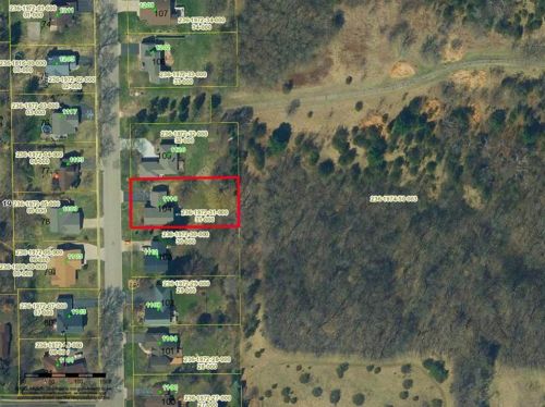 1116 Grandview Dr, Hudson WI  54016-1472 exterior