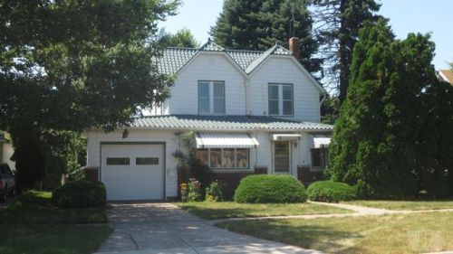 1015 Adams St, Roselle, IA 51401-1910