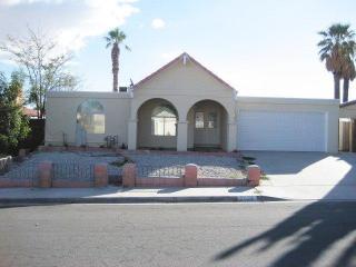 2033 Princeton Dr, Barstow, CA 92311-6641