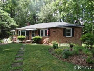 809 Maybank Dr, Hendersonville, NC 28739-6233