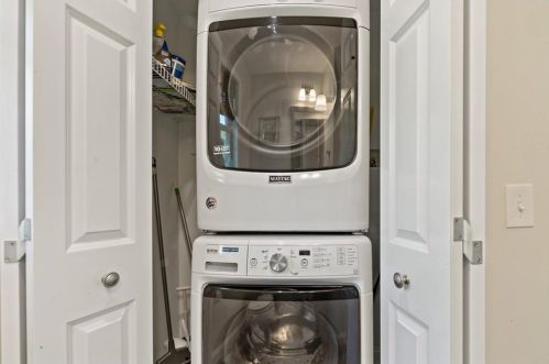 41 Orlando Dr, South Kingstown RI  02882-4416 exterior