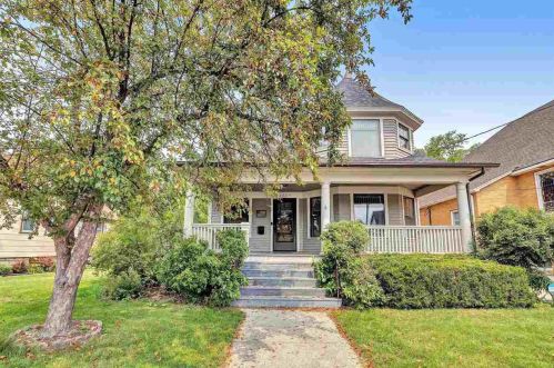 1023 Doty St, Green Bay, WI 54301-4421