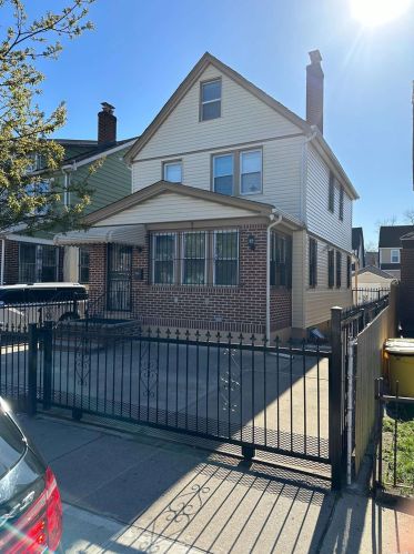 111-14 205th St, Jamaica, NY 11412-2209