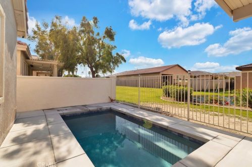 49527 Wayne St, Indio CA  92201-9752 exterior