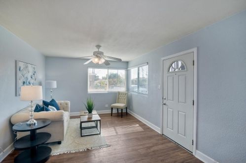 2015 Burroughs St, San Diego CA  92111-6643 exterior