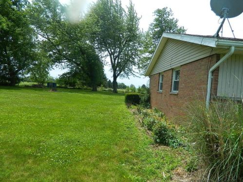 4975 County Line Rd, Springfield, OH 45502-8828
