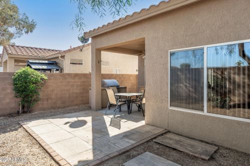 22209 Las Brizas Ln, Sun City AZ 85375-2858 exterior