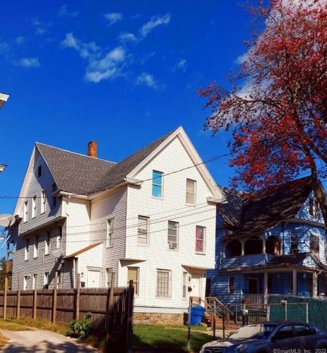 61 Ward St, Waterbury, CT 06704-3633