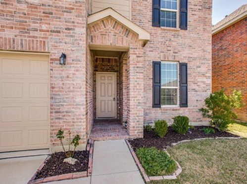 1813 Megan Creek Dr, Oak Point TX  75068-4984 exterior