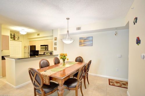 1105 Reserve Ct, Naples, FL 34105-3807