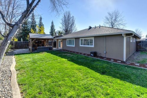 130 Remington Dr, Folsom CA  95630-4824 exterior