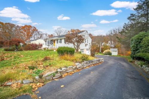 148 Dorothy Dr, Middletown CT  06457-5304 exterior