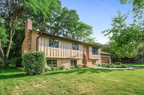 6541 48th St, Saint Paul, MN 55128-2016