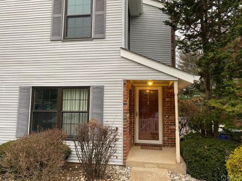8 Covington Ct, East Brunswick NJ  08816-5127 exterior