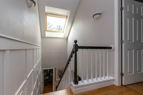 25 Hawthorne Vlg Rd, Nashua NH 03062-2274 exterior