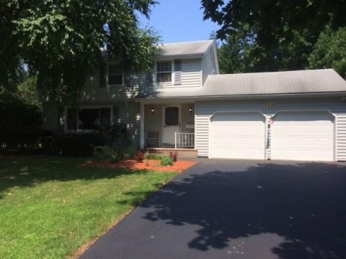 773 Saffron Ln, Webster, NY 14580-8933