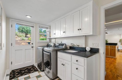 1322 Hamilton Ln, Escondido CA  92029-4316 exterior