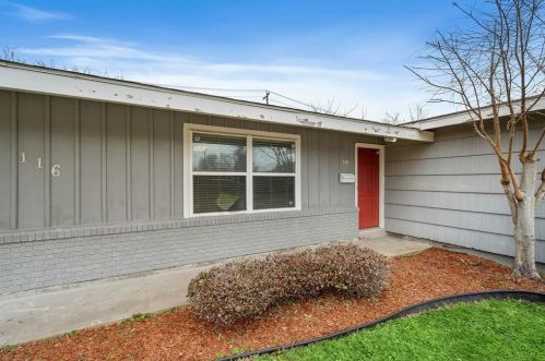 116 Tuna St, Galveston, TX 77550-3208