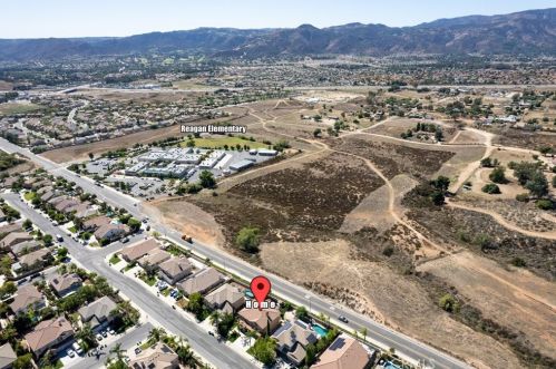 35265 El Diamante Dr, Wildomar CA  92595-7860 exterior