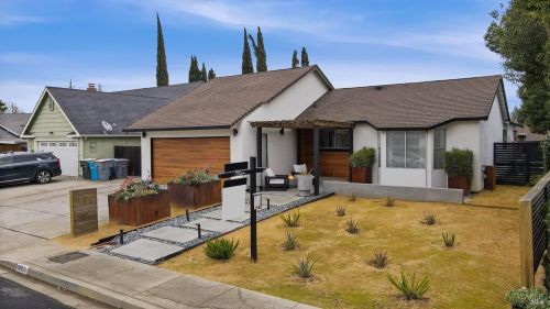 403 Temple Dr, Vacaville CA  95687-5146 exterior