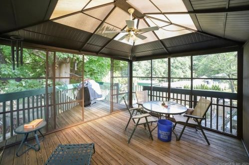 7 White Oak Dr, Southington CT  06489-3835 exterior