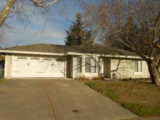 7409 Flowerwood Way, Sacramento, CA 95831-3823