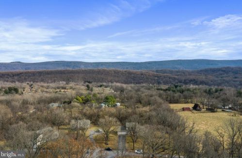 166 Hyde Park Ln, Charles Town WV  25414-4545 exterior