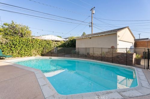 5022 Verdura Ave, Lakewood CA  90712-3020 exterior