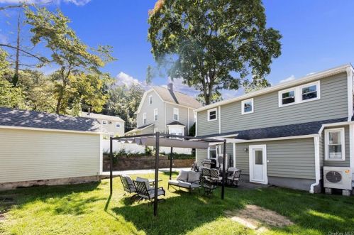 61 Grant Pl, Thornwood NY  10594-1435 exterior