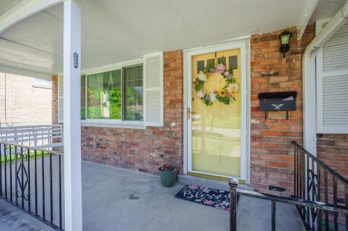 1272 Deliquia Dr, Cincinnati, OH 45230-1351