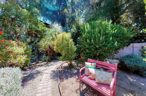 22926 Wrencrest Dr, Calabasas CA  91302-1866 exterior