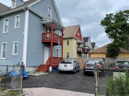 550 Brooks St, Bridgeport, CT 06608-1305