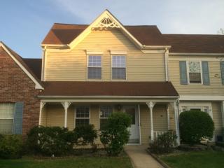15 Anderson Ct, East Brunswick NJ  08816-5605 exterior