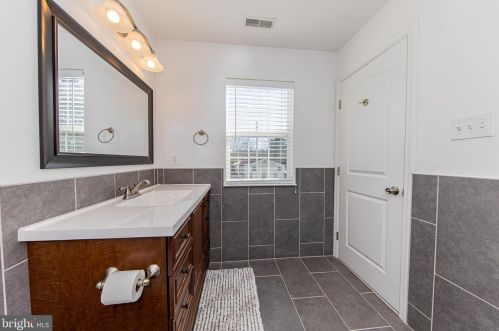 103 Dolington Rd, Yardley PA 19067-2621 exterior