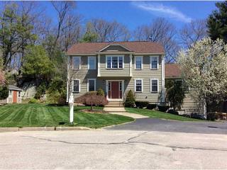 10 Pine Grove Cir, Smithfield, RI 02828-1654