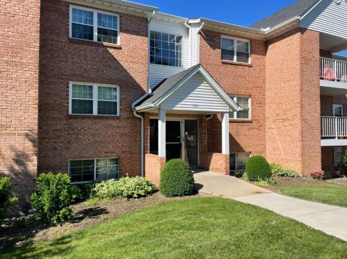 3211 Heritage Square Dr, Cincinnati, OH 45251-2370