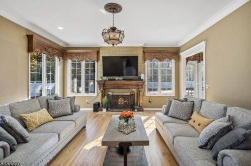 32 Ridge Rd, Parsippany NJ  07834-9629 exterior