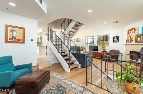 2249 Montrose Ave, Montrose, CA 91020-1543