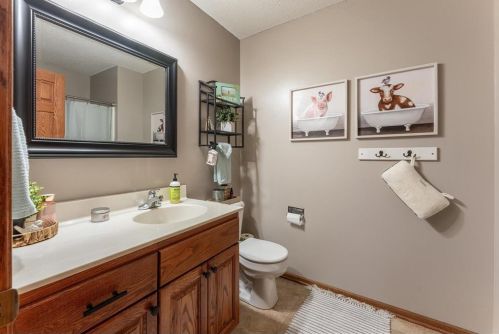 44 Bristol Ct, Hudson WI  54016-7773 exterior