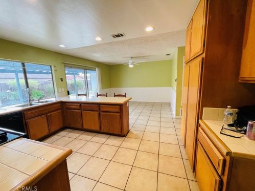 686 Wisteria Ave, Rialto CA  92376 exterior