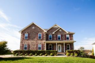 3476 Hickory Glen Dr, Clarksville, TN 37040-5738