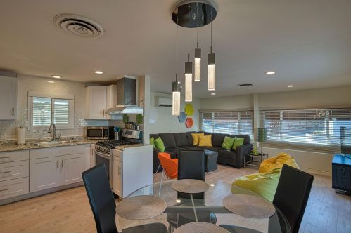 70 Santa Monica St, Palm Springs CA  92264-5257 exterior