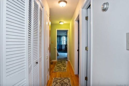 2 Laura Ct, Mount Sinai NY  11766-2360 exterior