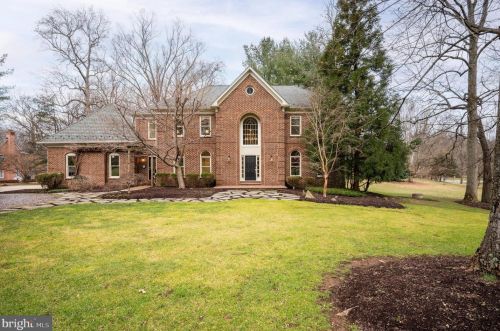 281 Golden Woods Ct, Great Falls VA  22066-4152 exterior